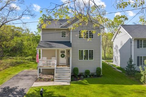 152 Grayson Dr, Springfield, MA 01119 photo 2