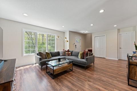 152 Grayson Dr, Springfield, MA 01119 photo 10