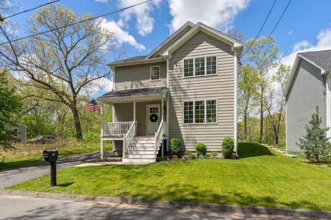 152 Grayson Dr, Springfield, MA 01119 photo 4