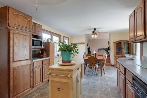 16 Willow Dr, Townsend, MA 01469 photo 5