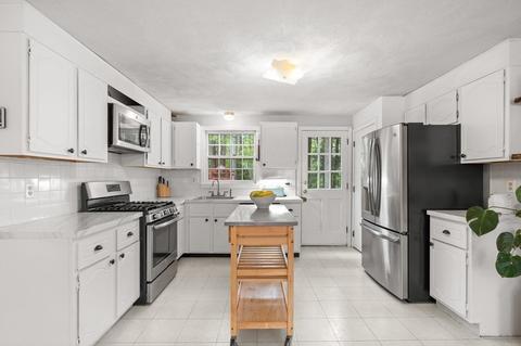 51 Ash St, Townsend, MA 01469 photo 9