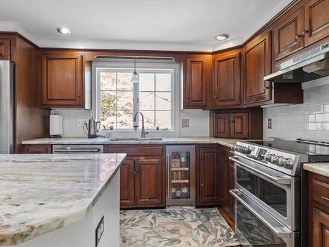 326 Summer Ave, Reading, MA 01867 photo 10