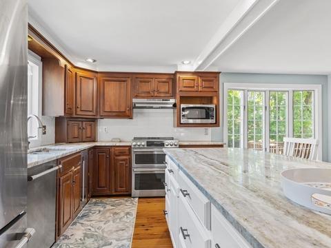 326 Summer Ave, Reading, MA 01867 photo 9