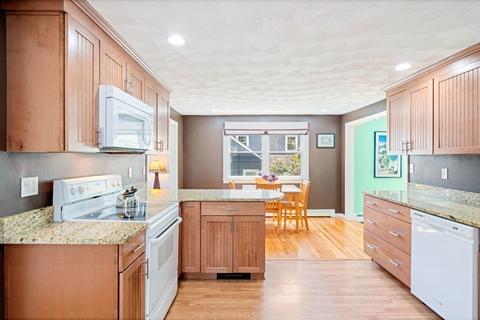 34 Parkview Rd, Reading, MA 01867 photo 3