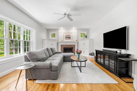 4 Farmstead Way, Acton, MA 01720 photo 8