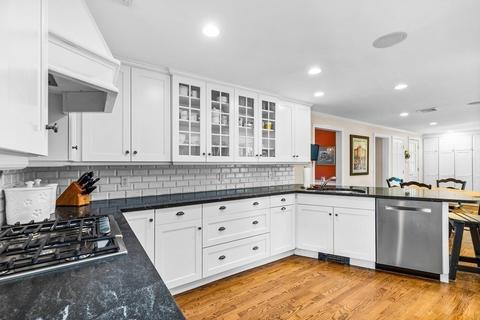 11 Longmeadow Rd, Hingham, MA 02043 photo 4