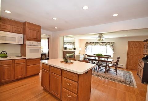 17 Canavan Dr, Randolph, MA 02368 photo 5