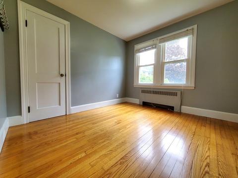 11 Grove St, Easthampton, MA 01027 photo 23