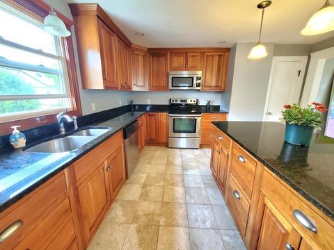 11 Grove St, Easthampton, MA 01027 photo 9