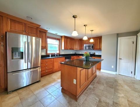 11 Grove St, Easthampton, MA 01027 photo 8