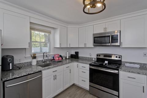 797 Armory St, Springfield, MA 01107 photo 8