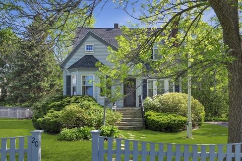 20 Warren St, Danvers, MA 01923 photo 3