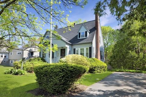 20 Warren St, Danvers, MA 01923 photo 2