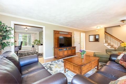 8 Margaret Rd, Dedham, MA 02026 photo 7
