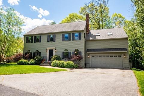 8 Margaret Rd, Dedham, MA 02026 photo 3