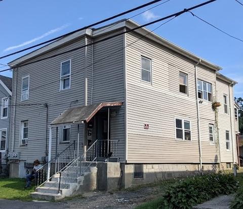 11 Emerald St, Chicopee, MA 01013 photo 1