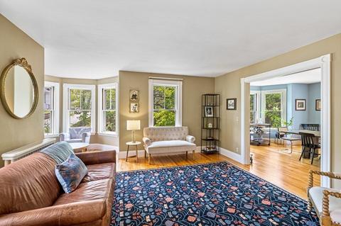 33 Cedar Ave, Stoneham, MA 02180 photo 2