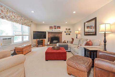 12 Forest Park Dr, Mendon, MA 01756 photo 7
