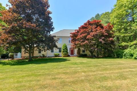 12 Forest Park Dr, Mendon, MA 01756 photo 2
