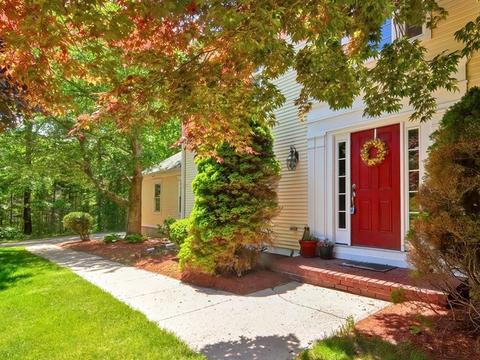 12 Forest Park Dr, Mendon, MA 01756 photo 1