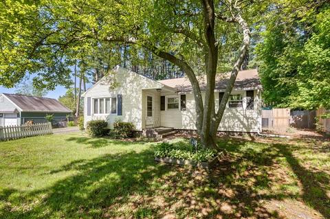 66 Dewitt St, Springfield, MA 01129 photo 4