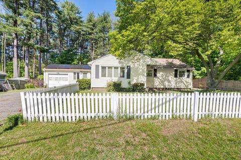66 Dewitt St, Springfield, MA 01129 photo 3