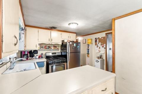 66 Dewitt St, Springfield, MA 01129 photo 10