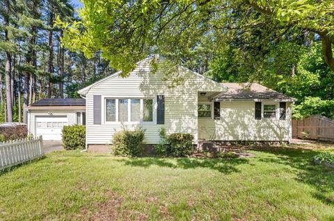 66 Dewitt St, Springfield, MA 01129 photo 5