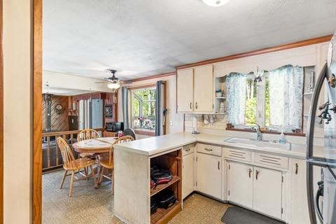 66 Dewitt St, Springfield, MA 01129 photo 12