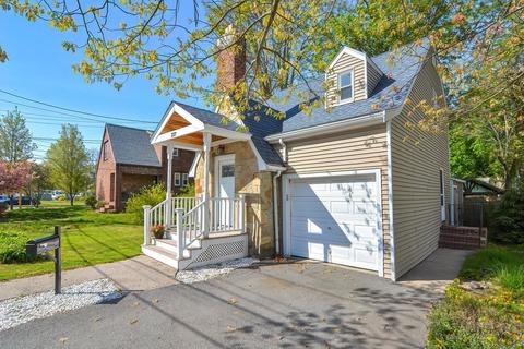 237 Curve St, Dedham, MA 02026 photo 2
