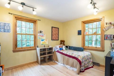 27 Dunphy Dr, Florence, MA 01062 photo 24