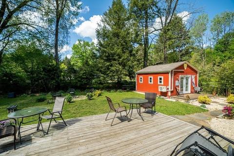 27 Dunphy Dr, Florence, MA 01062 photo 5