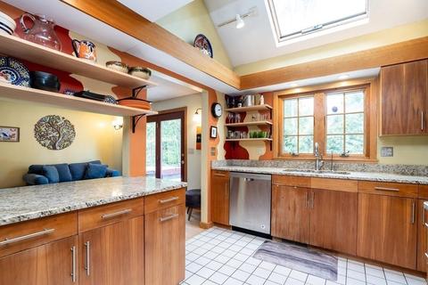 27 Dunphy Dr, Florence, MA 01062 photo 15