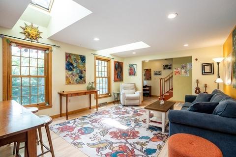 27 Dunphy Dr, Florence, MA 01062 photo 11