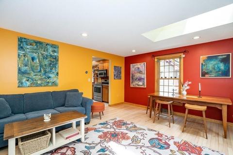 27 Dunphy Dr, Florence, MA 01062 photo 9