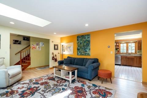 27 Dunphy Dr, Florence, MA 01062 photo 12