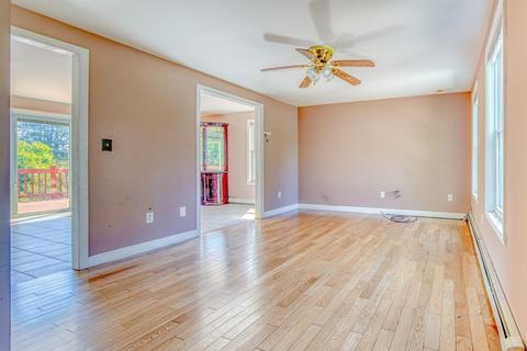 17 Spring St, Lawrence, MA 01841 photo 2