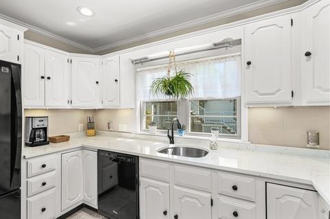 3 Stone St, Danvers, MA 01923 photo 8