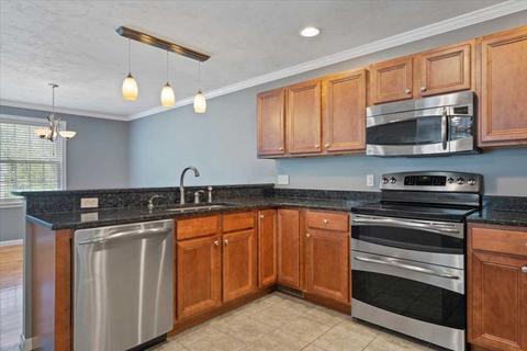 42 Dixfield St, Worcester, MA 01606 photo 11