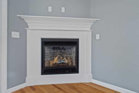 42 Dixfield St, Worcester, MA 01606 photo 9