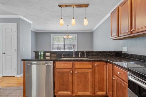 42 Dixfield St, Worcester, MA 01606 photo 13