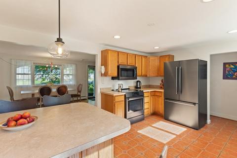 2 Dix Rd, Maynard, MA 01754 photo 10