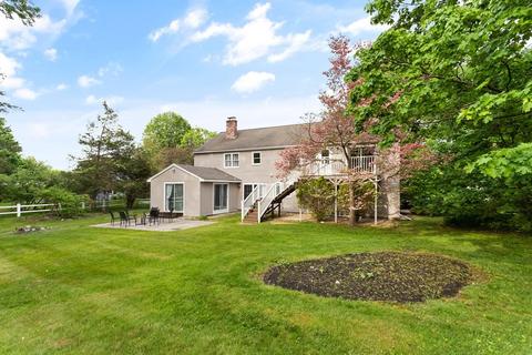 2 Dix Rd, Maynard, MA 01754 photo 1