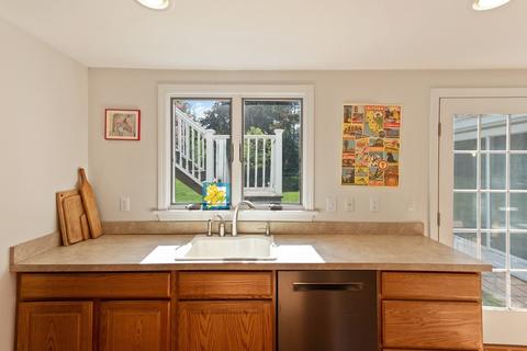 2 Dix Rd, Maynard, MA 01754 photo 12