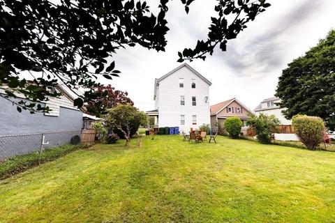 447 Warren St, Fall River, MA 02721 photo 2