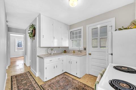 288 Abbott St, Springfield, MA 01118 photo 13