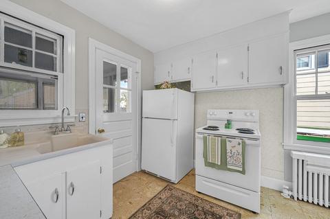 288 Abbott St, Springfield, MA 01118 photo 16