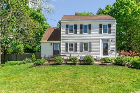 77 Wakefield St #A, Reading, MA 01867 photo 1