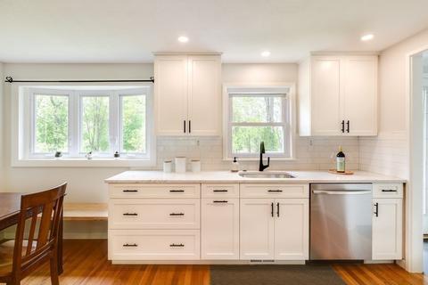 175 Edgewater Dr, Framingham, MA 01702 photo 2