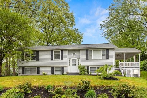 13 Maranda St, Worcester, MA 01604 photo 2